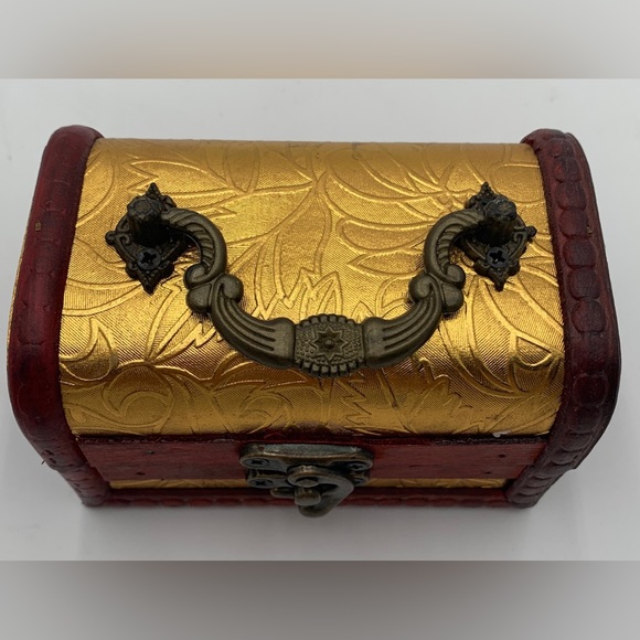 Set of Two Wooden Boxes with gold detail - Picture 10 of 10